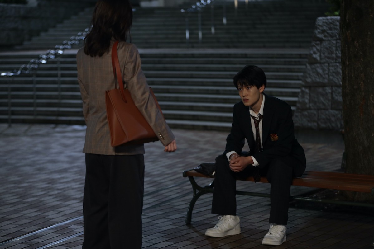 『最高の教師』第2話　離婚を切り出された“九条”松岡茉優　目出し帽の男たちに襲われる