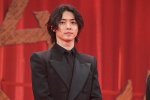 山崎賢人、映画『キングダム 運命の炎』ワールドプレミアに登場