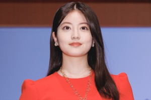 今田美桜、金曜ドラマ『トリリオンゲーム』制作発表会見に登場