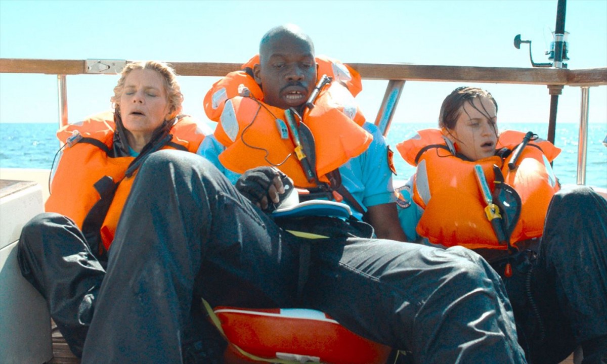 フランス初のサメ映画『シャーク・ド・フランス』8.11公開　他と一線を画すスタイリッシュなコメディに