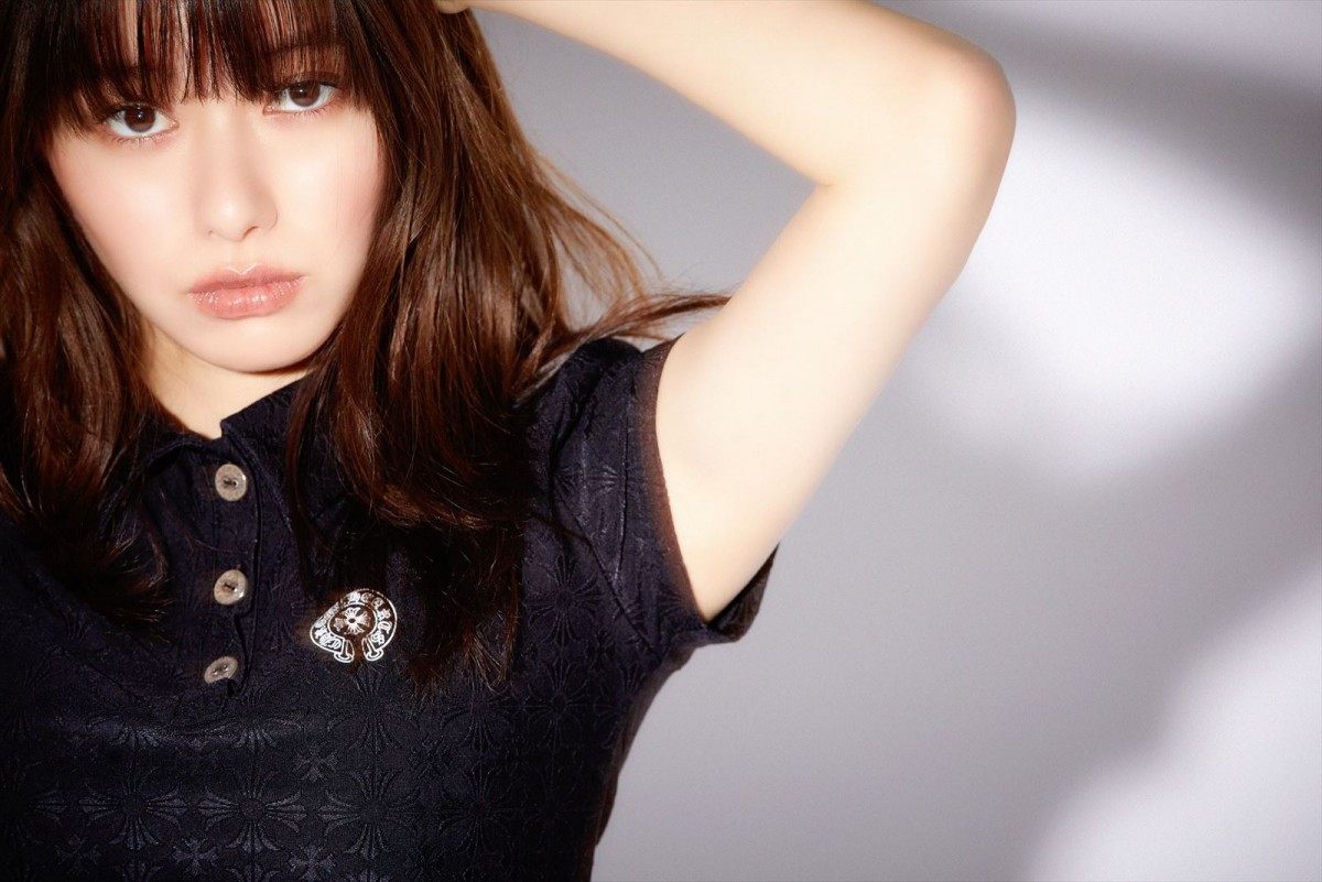 『Bailar 山本舞香1stフォト＆スタイルブック』より