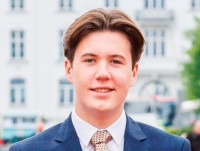 デンマーク王室クリスチャン王子に婚約の噂　女王に恋人を紹介