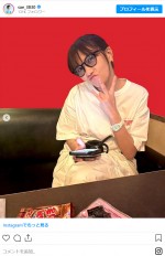 宮澤佐江、深夜にお菓子とお酒を満喫　※「宮澤佐江」インスタグラム