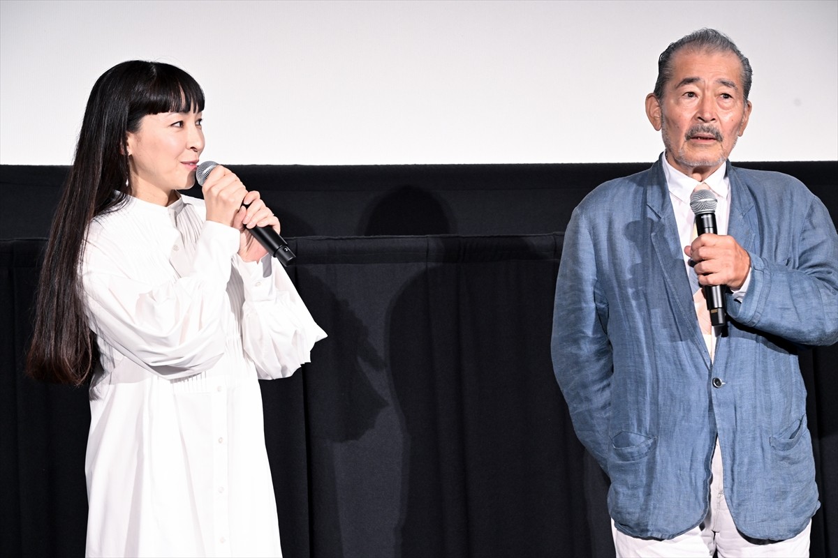 藤竜也、82歳を目前にした舞台挨拶は「贅沢の極み」　娘役の麻生久美子らが祝福