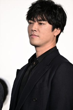 桐谷健太、映画『アナログ』完成披露イベントに登場