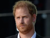 ヘンリー王子、メッシの試合を友達と満喫　メーガン妃抜きで