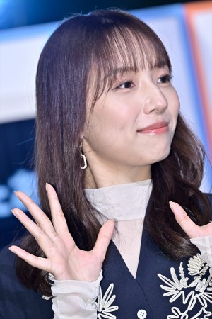 新内眞衣、『バラバラ大作戦』10月新番組発表 記者会見に登場