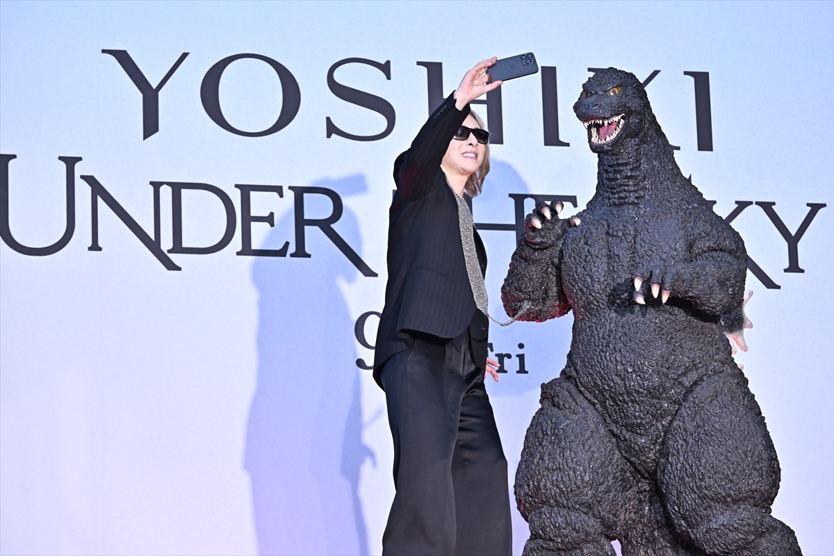 YOSHIKI、ハリウッドに名を刻む初の日本人に　HYDEとともに六本木に登場
