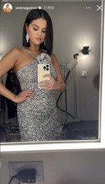 セレーナ・ゴメス、新しいヘアスタイル＆輝くシルバードレスでチャリティイベントに登場　※「セレーナ・ゴメス」インスタグラム