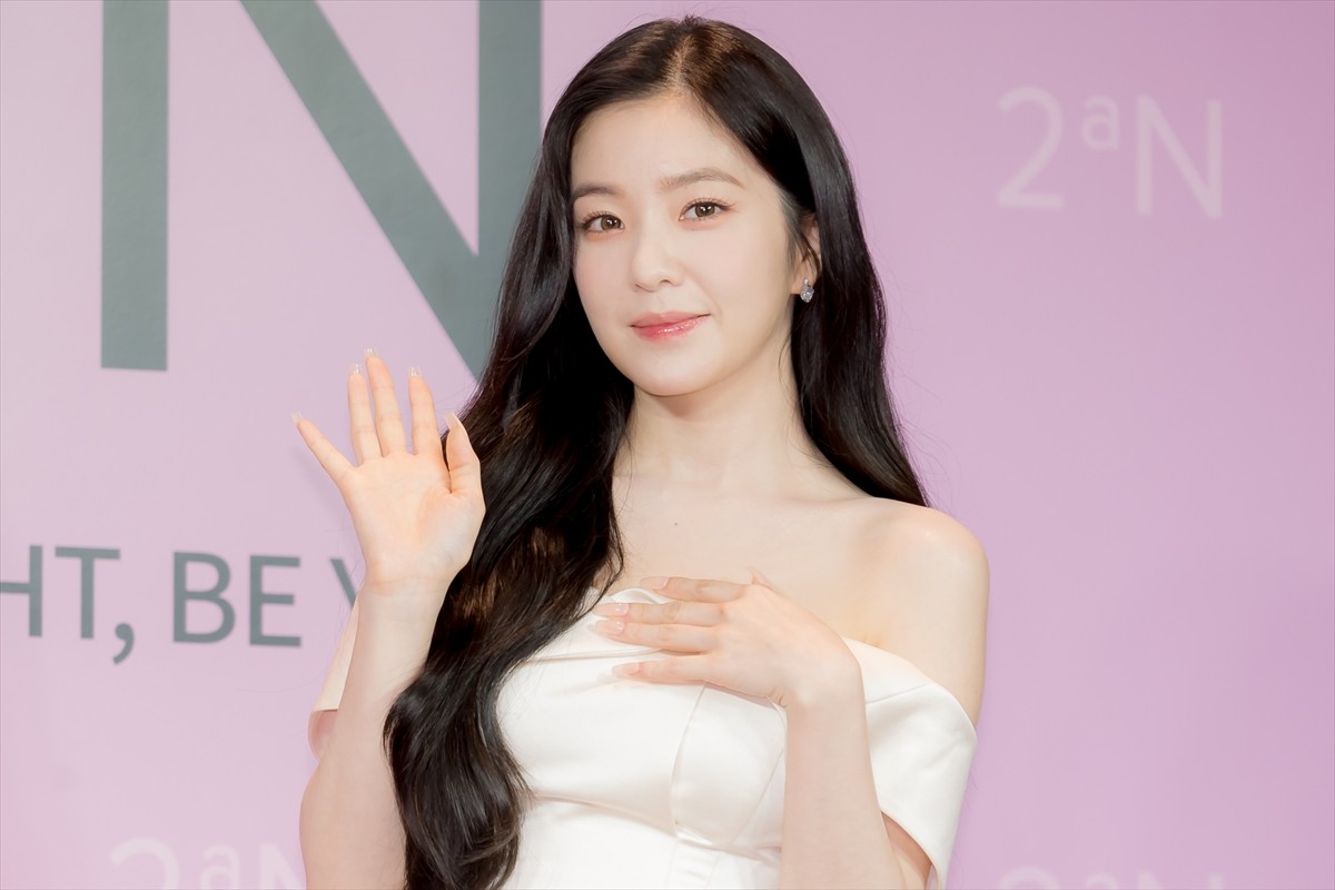 Red Velvet・アイリーン、自分を輝かせるためにしていることは「運動」　白のミニワンピでイベント登場