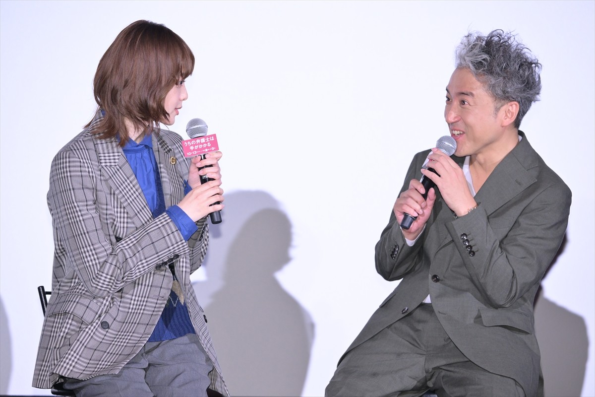 平手友梨奈、ムロツヨシから“殺傷能力が高い言い間違い”暴露され「本当に申し訳なかったです」