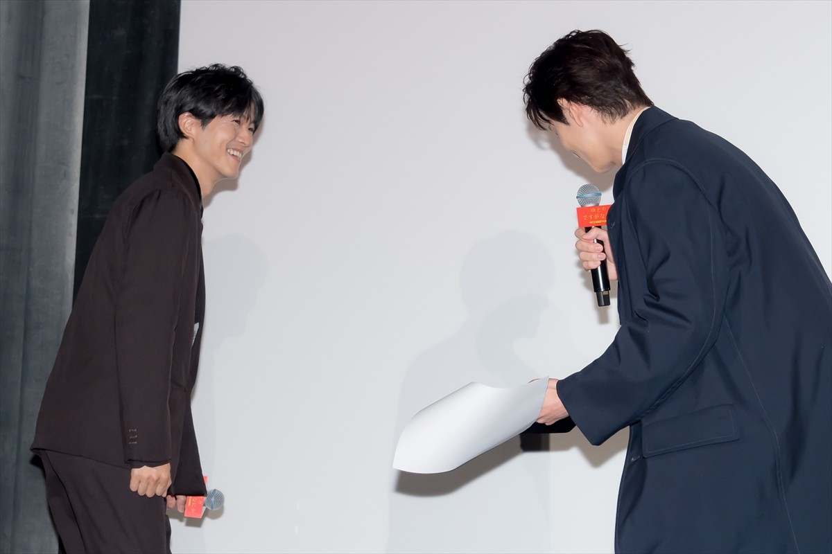 岡田将生、人生初の舞台あいさつMCに挑戦　松坂桃李の言葉に涙見せる
