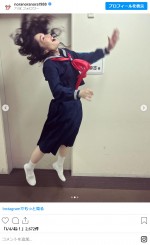 平野ノラ、「留年決定～！！」躍動感あふれる制服ショット公開　※「平野ノラ」インスタグラム