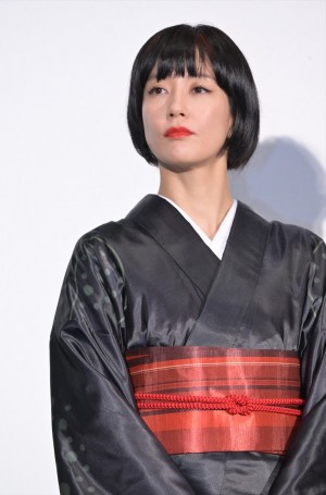 水川あさみ、映画『唄う六人の女』完成披露上映会 舞台挨拶に登場