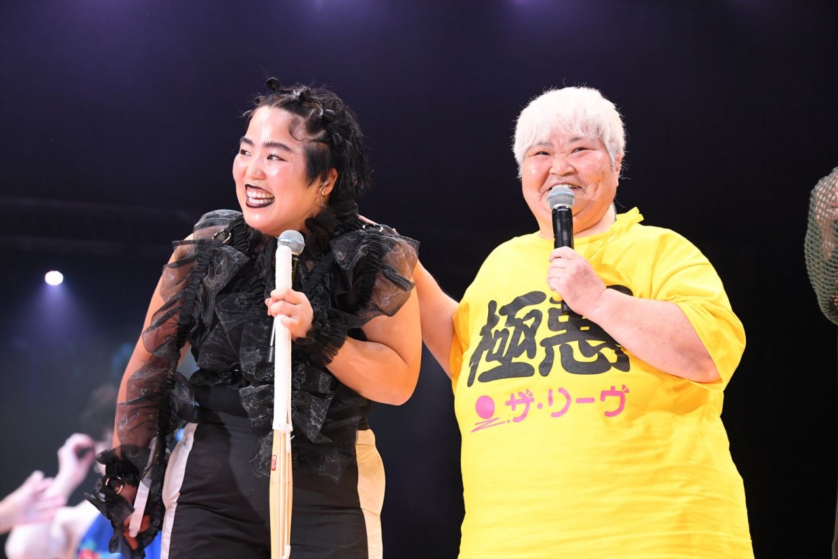 唐田えりか＆剛力彩芽、Netflix『極悪女王』でクラッシュ・ギャルズに！　40周年ライブでサプライズ発表