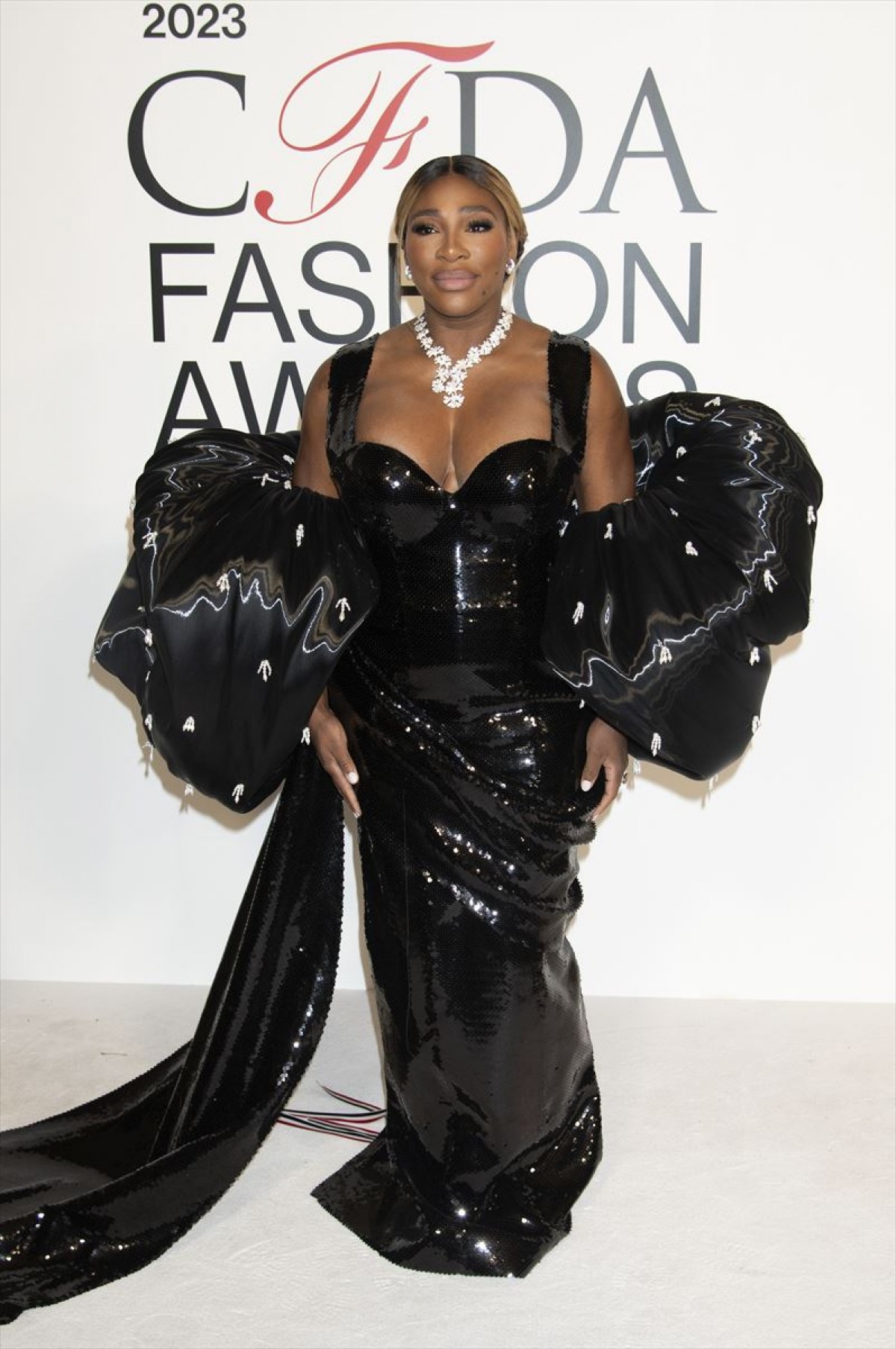 2023 CFDAファッション・アワード開催！　アン・ハサウェイやグウィネス・パルトローなどセレブのファッションをチェック