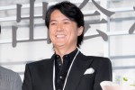 福山雅治、映画『あの花が咲く丘で、君とまた出会えたら。』完成披露試写会に登場