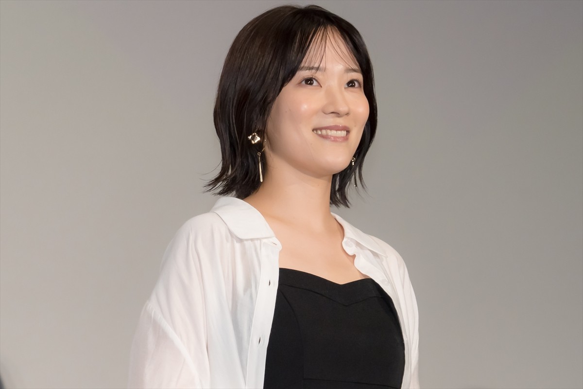 深川麻衣、アイドルから女優へキャリアチェンジ時の葛藤を明かす「すごく恥ずかしくて」