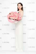 戸田恵梨香、ランコム「クラリフィック デュアル エッセンス ローション EX」新製品発表会に登場
