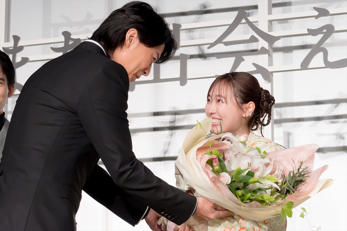 福原遥＆水上恒司、福山雅治のサプライズ登場に感動「まさか会えるなんて…幸せです」