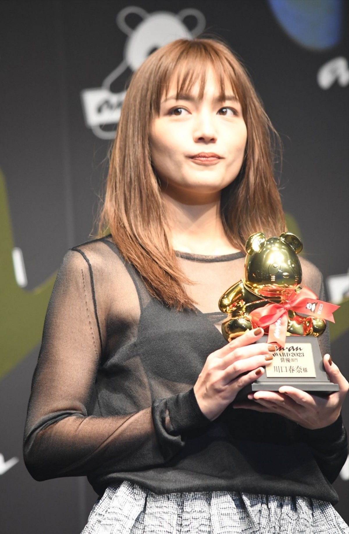 川口春奈、シースルーファッションでイベント登場　「こういう衣装が似合うような大人な女性に！」と意欲