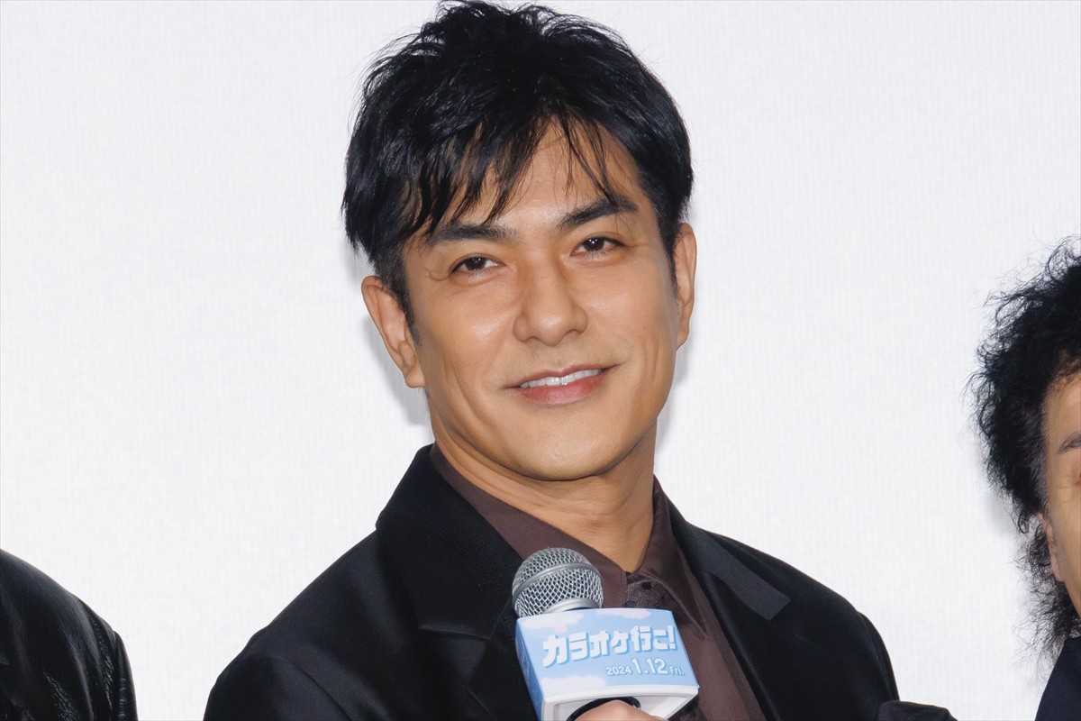 綾野剛、主演映画で歌うX JAPAN『紅』は「全面裏声で歌っています」