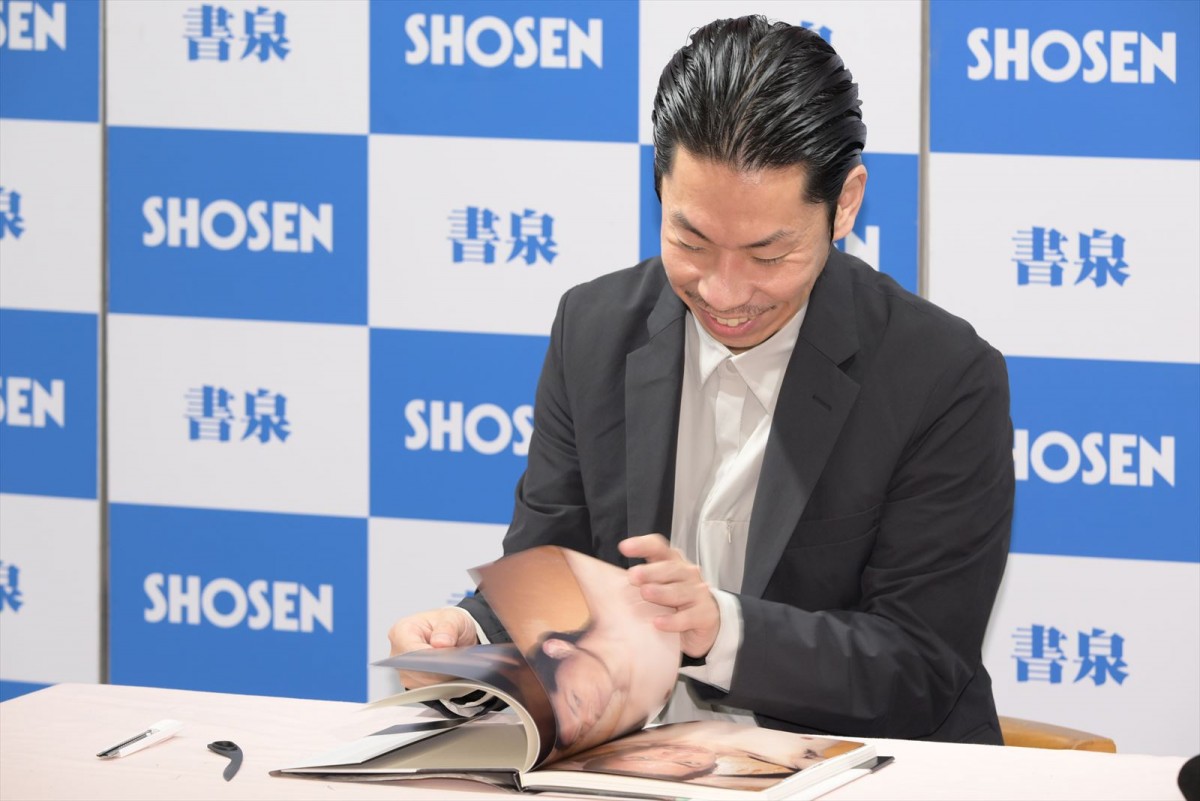 グラビア大好きな呂布カルマ、ついに自身の写真集発売！　インドで“地獄”の撮影も
