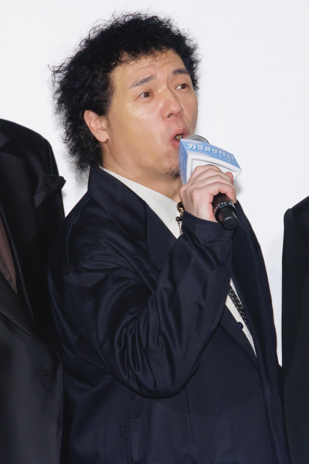 綾野剛、主演映画で歌うX JAPAN『紅』は「全面裏声で歌っています」