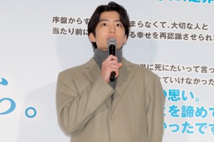 伊藤健太郎、映画『あの花が咲く丘で、君とまた出会えたら。』初日舞台挨拶に登場