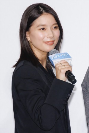 芳根京子、映画『カラオケ行こ！』完成披露試写会に登場
