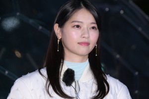 西野七瀬、「ポケモン テラスタルイルミネーション」点灯式に登場