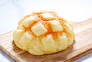 ローソン“チーズがとろ～り”メロンパンのアレンジレシピが話題！　「悪魔のレシピ」「クセになりそう」