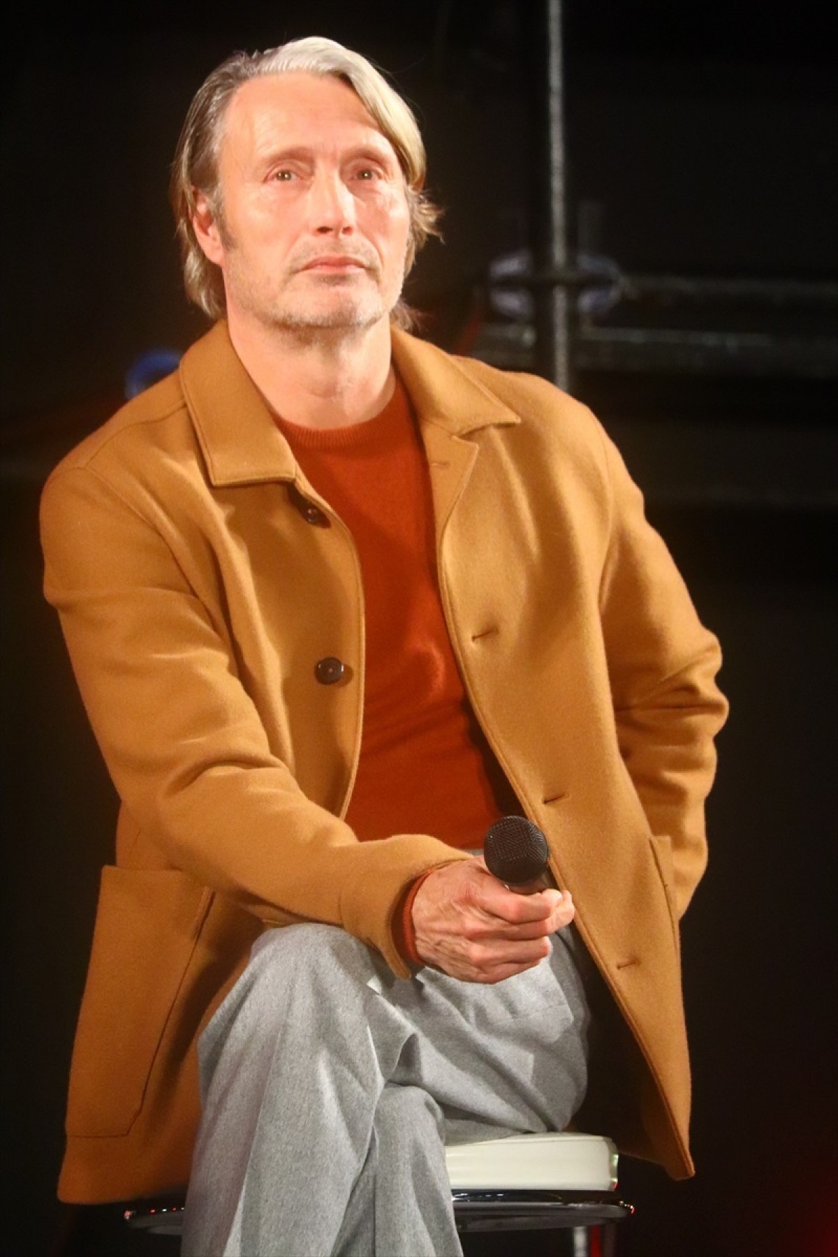 マッツ・ミケルセン、年を取って「服に気を使うようになりました」　セクシーでダンディーな理由明かす＜東京コミコン2023＞