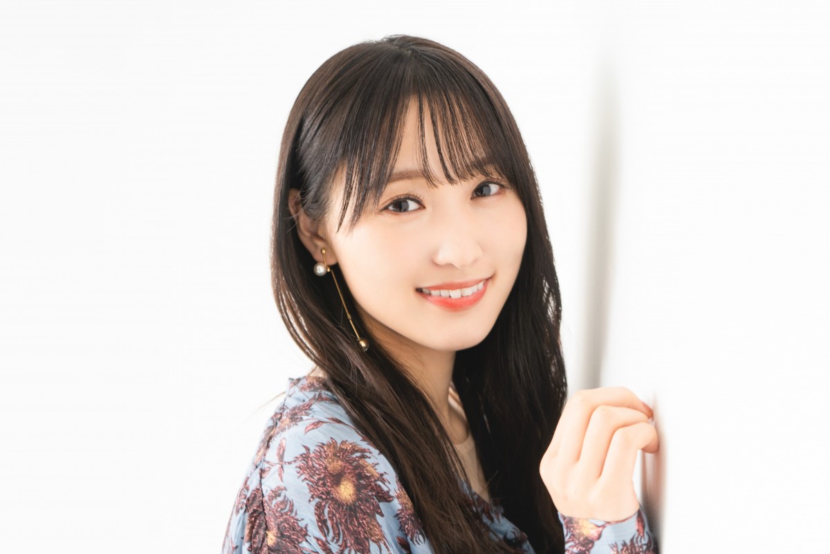 菅井友香、ソロ1年目は全力疾走「止まらずに駆け抜けたい」　櫻坂46卒業後の変化も