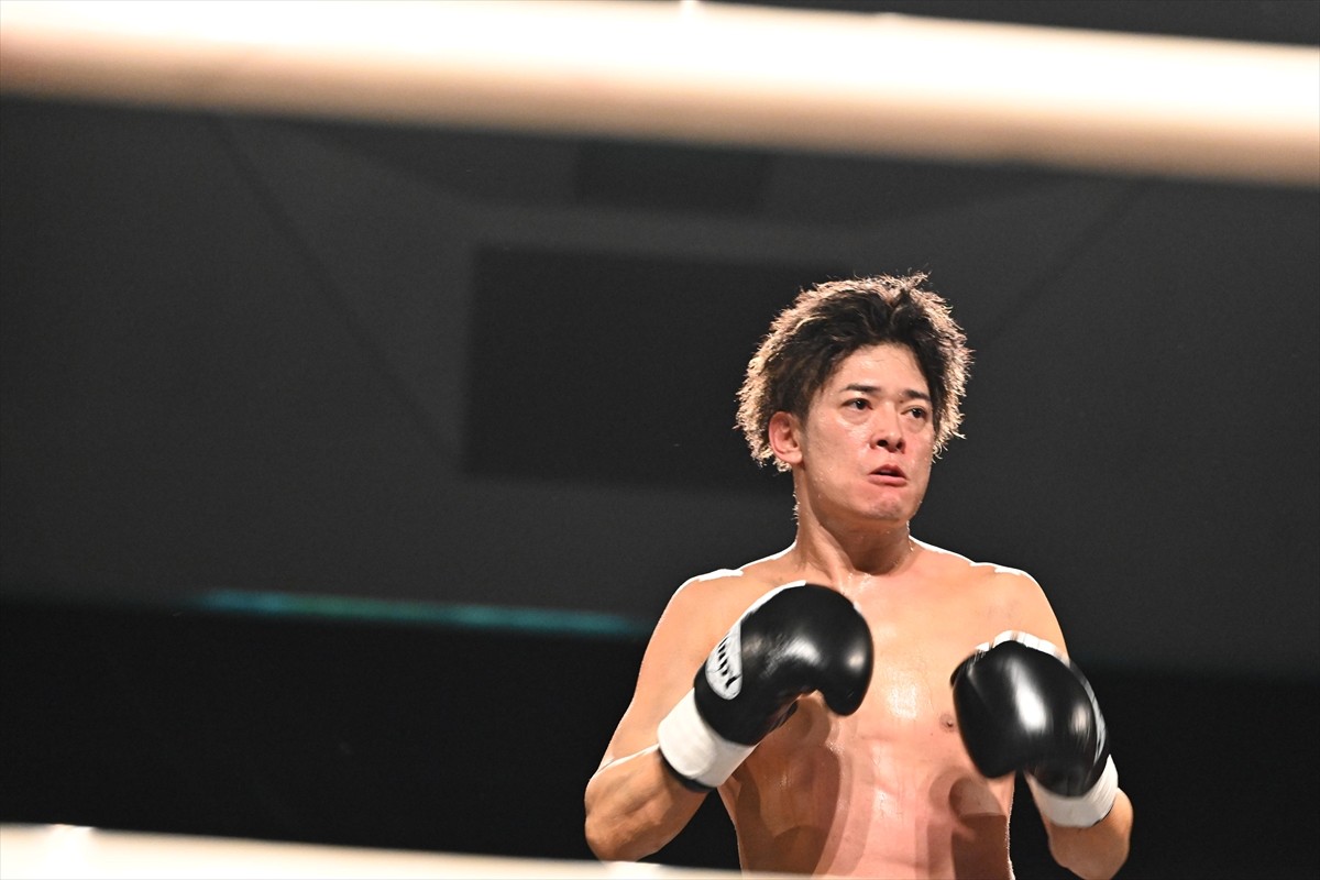 高岡蒼佑、格闘技デビュー2戦目も勝利　4度のダウンを奪い判定