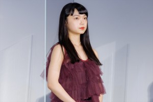 古川琴音、映画『スクロール』完成披露舞台挨拶に登場