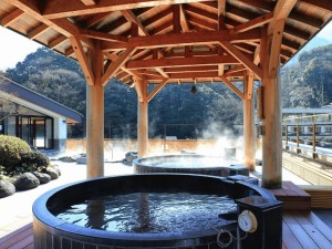 「全国人気温泉地ベスト20」発表！　1位は大小17の温泉が集結する神奈川の温泉郷