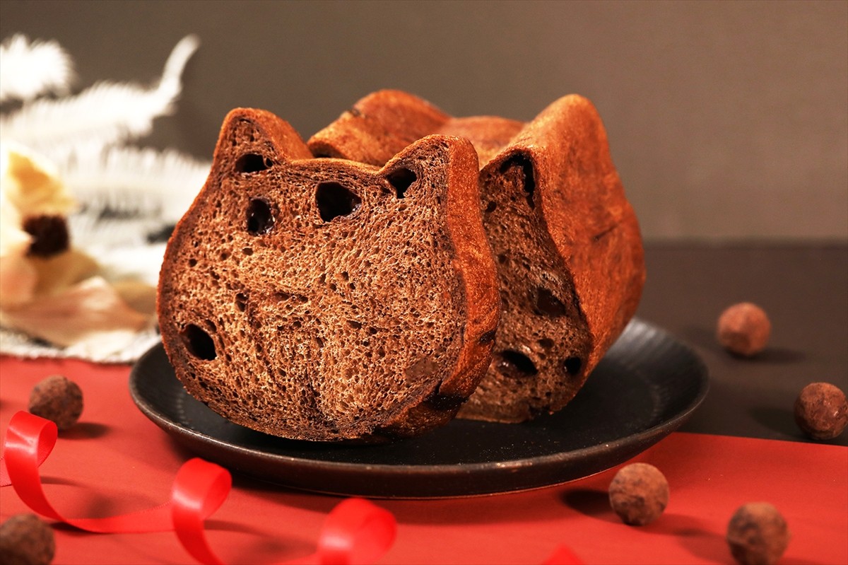 ねこねこ食パン初の「生チョコ」入りフレーバー登場へ！　焼くと“チョコの香り”際立つ