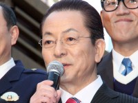 『相棒』2000年の第1回を見てみたら…右京さんがティーポットを高くあげない！