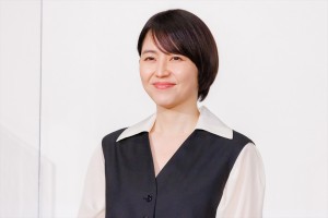 長澤まさみ、映画『ロストケア』完成披露舞台挨拶に登場