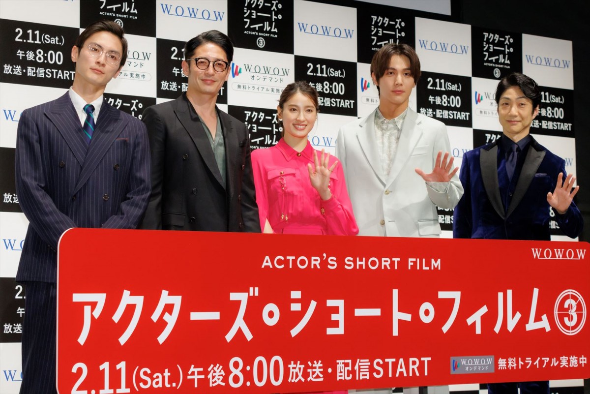 土屋太鳳、有村架純との共演「夢が叶った」　結婚発表後初の公の場　鮮やかなロングワンピース姿で登壇