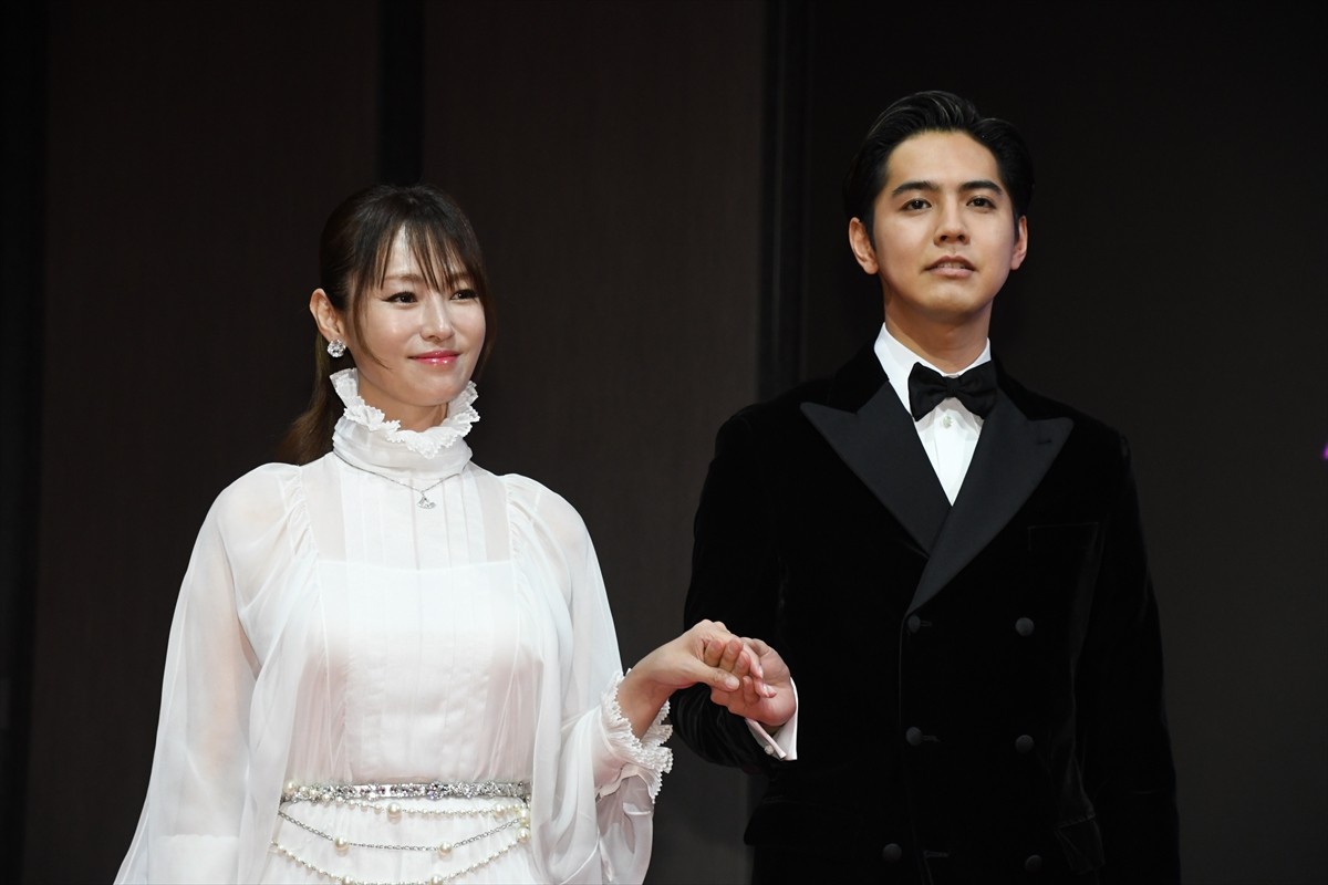 深田恭子、“いい男”二人のエスコートに「幸せなひと時でした」　田中圭は「恭子ちゃんはめちゃくちゃいい香りだった」と笑顔