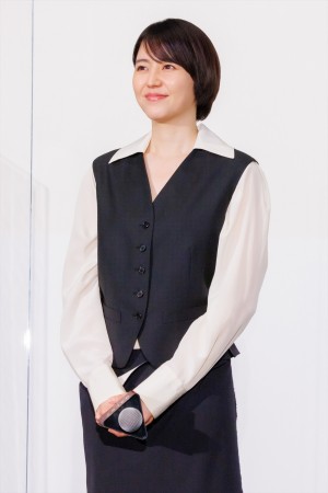 長澤まさみ、映画『ロストケア』完成披露舞台挨拶に登場