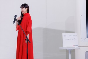 麻生久美子、ドラマ『unknown』制作発表記者会見に登場