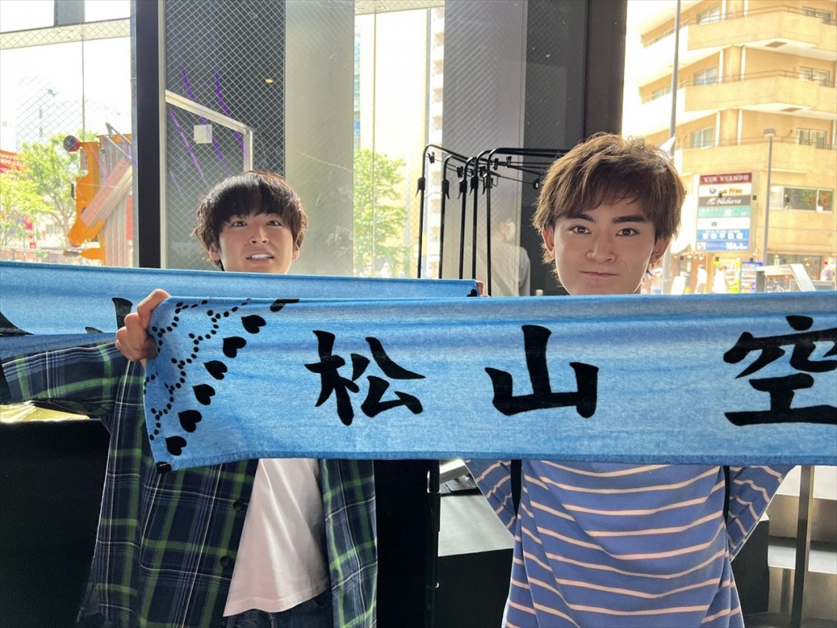 松村沙友理ら撮影現場で笑顔あふれる！　劇場版『推し武道』メイキング写真一挙解禁