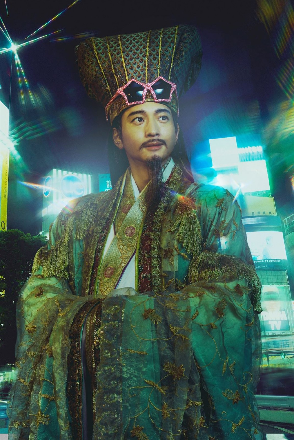 『パリピ孔明』諸葛孔明（向井理）のふん装ビジュアル