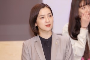 中村アン、ドラマ『ケイジとケンジ、時々ハンジ。』記者会見に登場