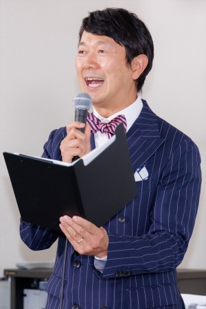 アキラ100％、土ドラ『テイオーの長い休日』制作発表に登場