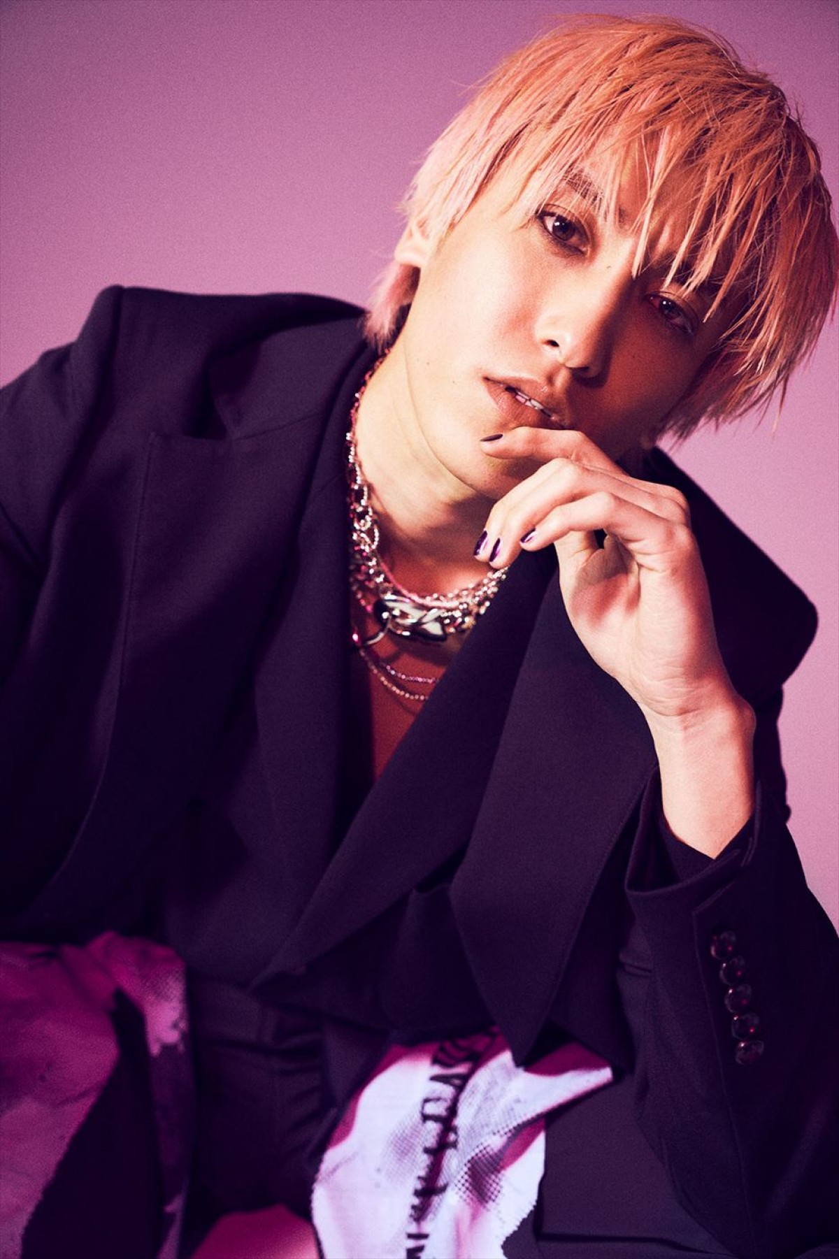 EXIT・兼近大樹、初の写真集発売決定！　かっこよさを追求したイメージカット到着