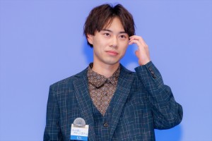 戸塚純貴、映画『水は海に向かって流れる』完成披露試写会に登場